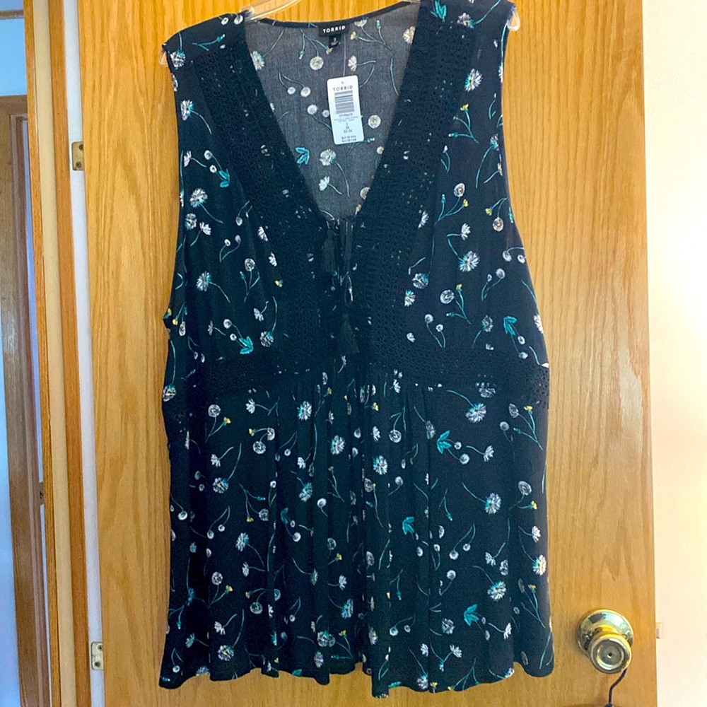 Plus Size Torrid sleeveless V Neck Top